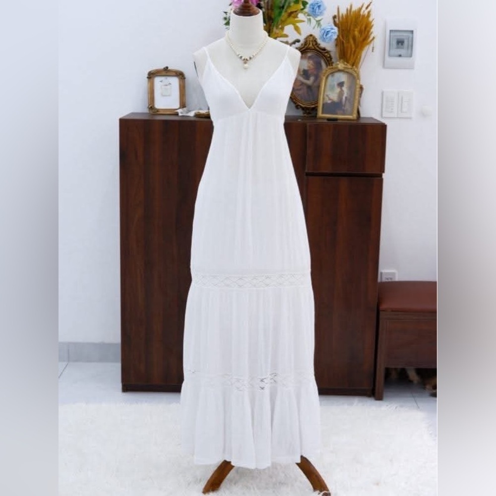 Elegant White Maxi Dress